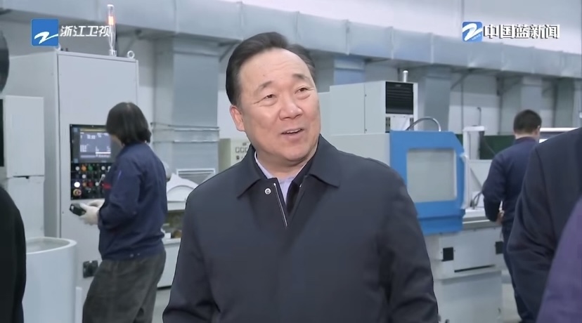 1704690158836360.jpg 省長王浩深入車間實地了解.jpg